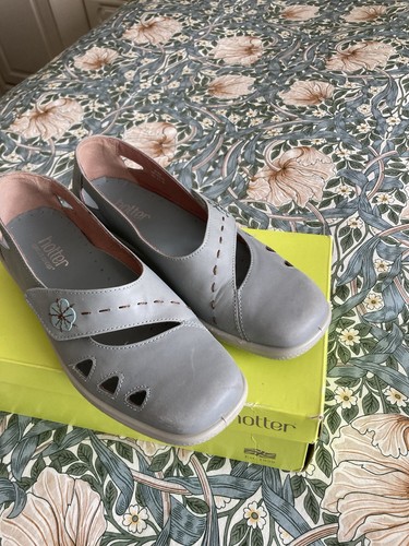 Pair hotter comfy shoes - of,